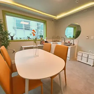 Guest house Four Seasons House, Seoul